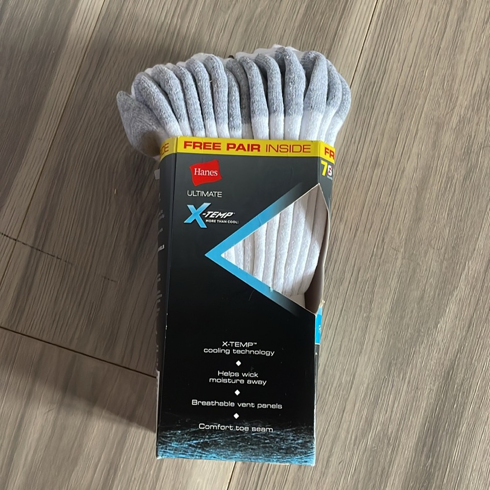 Brand new Hanes ultimate no show socks - Picture 4 of 4